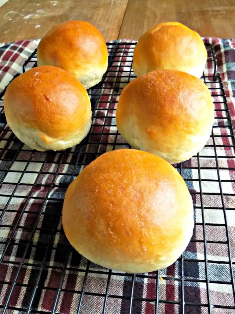 Hamburger bun pans? Tips, tricks, thoughts? : r/Baking