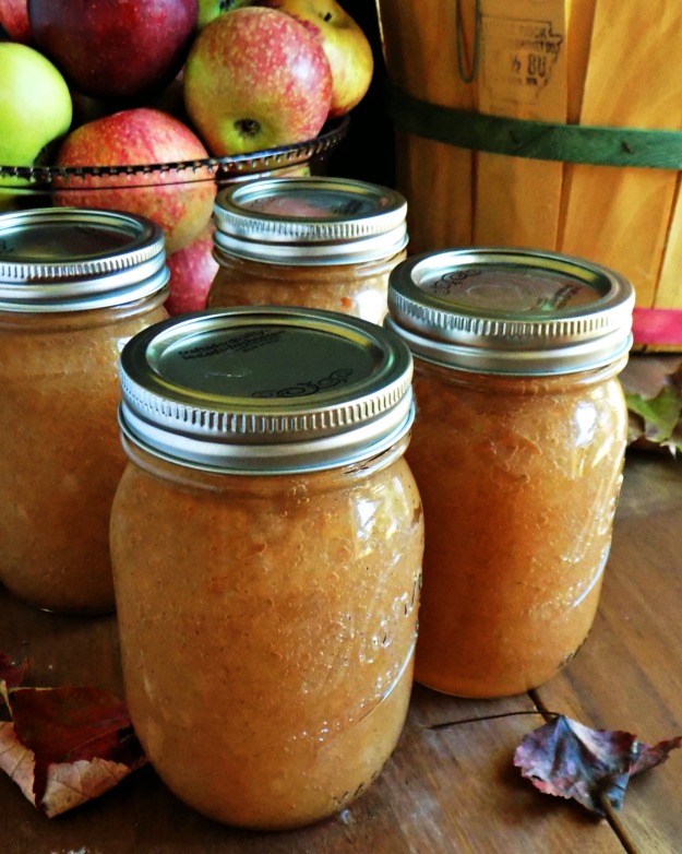 Make the Easiest Homemade Apple Sauce