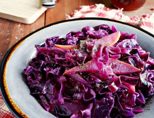 Braised Red Cabbage and Pears