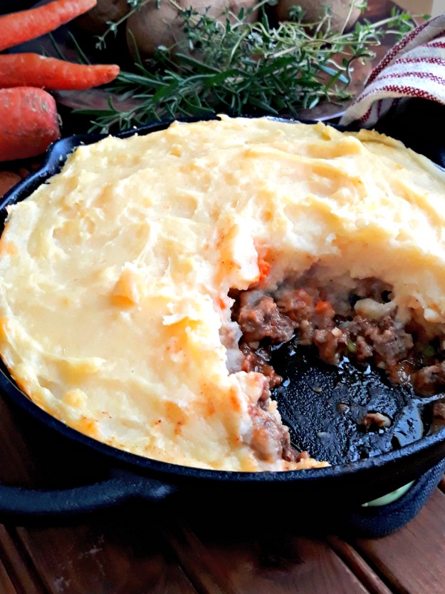 Cottage Pie - Homemade Cottage Pie with a Rich Gravy and Topped with Buttery Mashed Potatoes