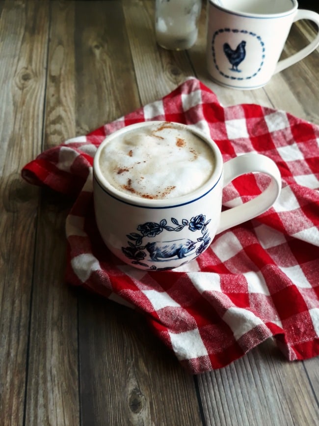 Caffeine-Free Herbal Dandelion Latte