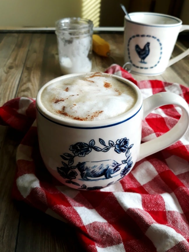 Caffeine-Free Herbal Dandelion Latte