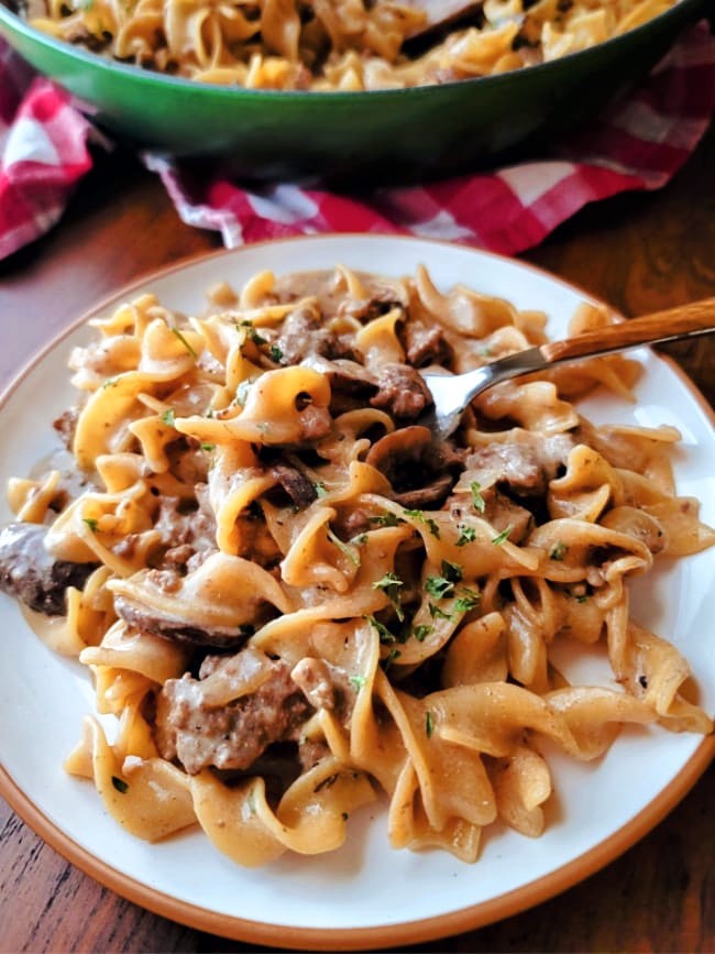 One-Pot Ground Beef Stroganoff