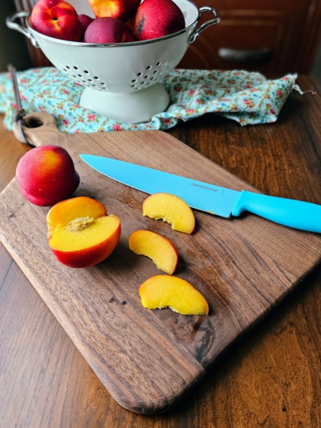 Sliced Nectarines for Nectarine Crisp